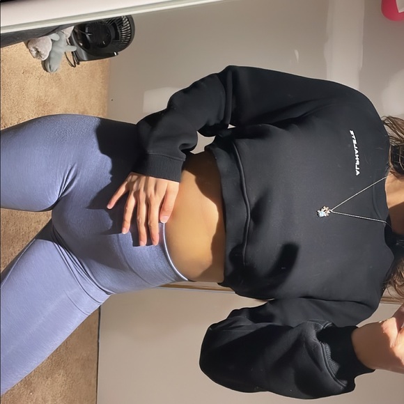 Alphalete classic crew crop sweatshirt - Picture 14 of 16